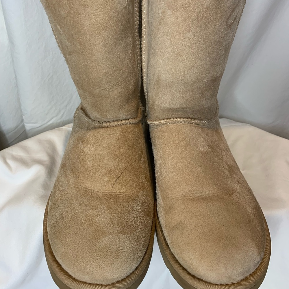 UGG Neutral Boot with Glitter Heel